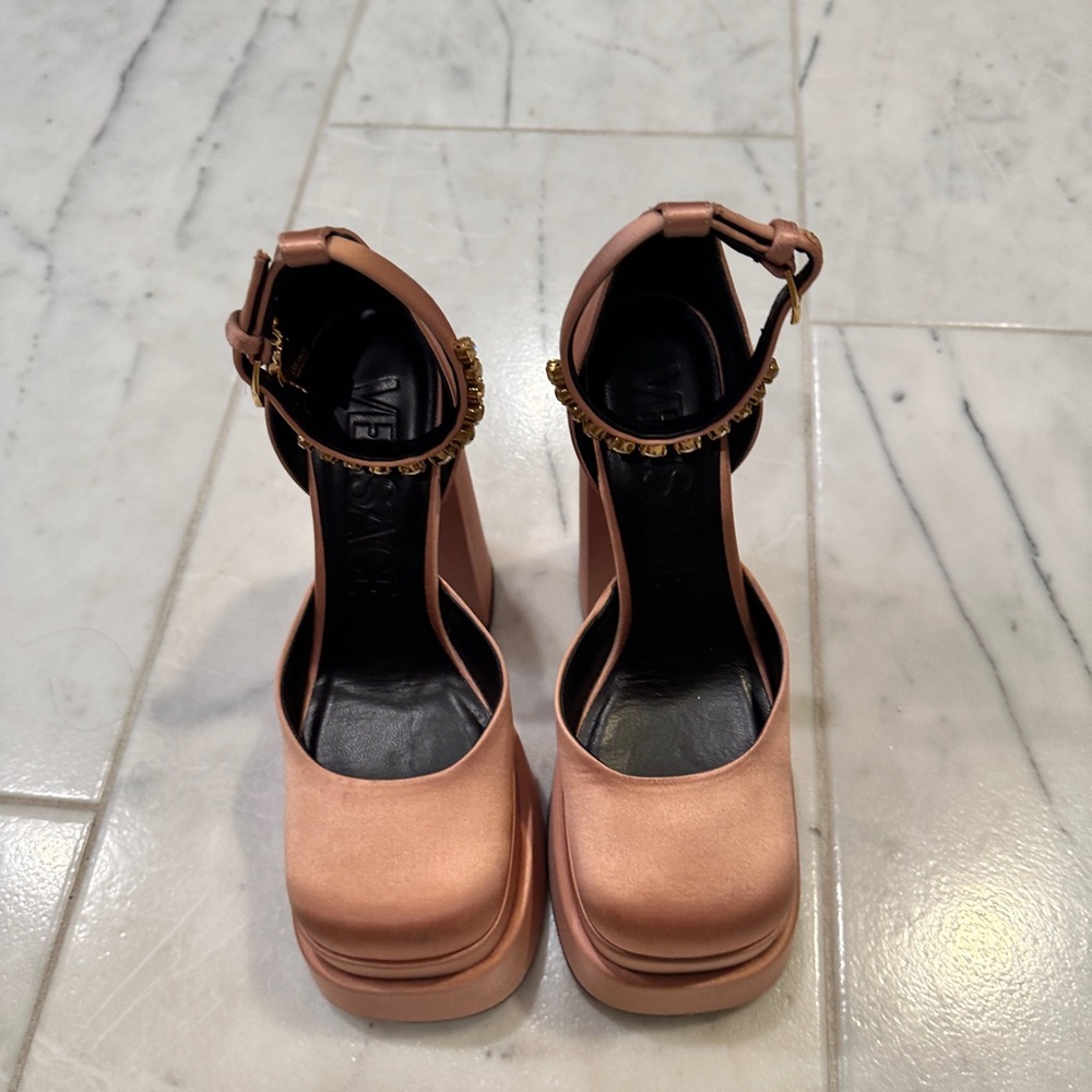 Versace
Medusa Aevitas cloth heels